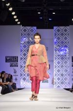 Model walk the ramp for Payal Pratap Show at Wills Lifestyle India Fashion Week 2012 day 1 on 6th Oct 2012 (13).JPG
